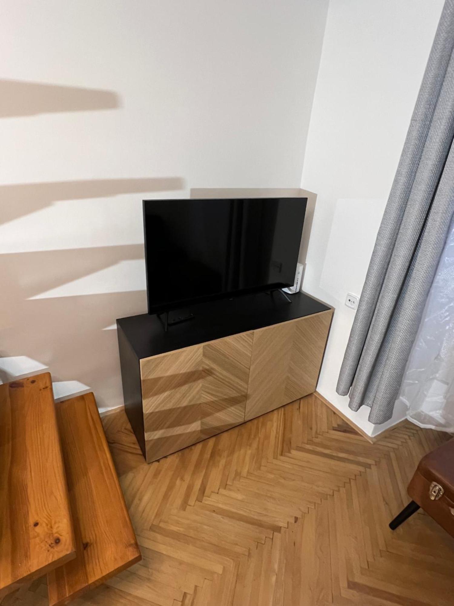 Apartament Parking *